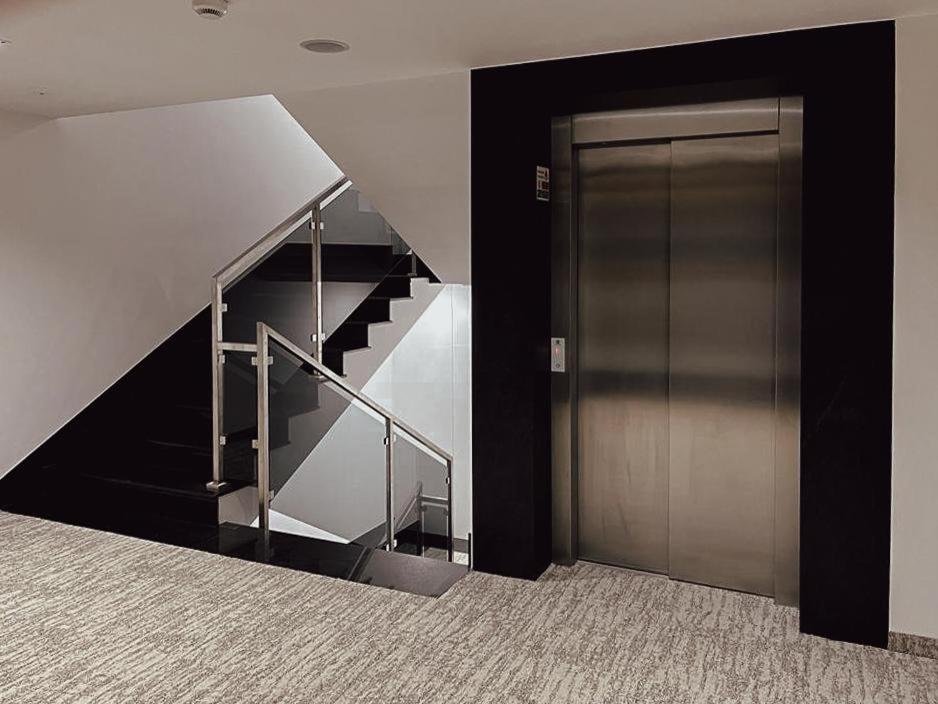 Westin House 130 Apartment *